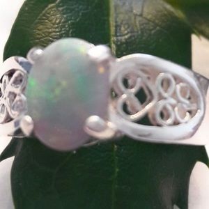 WOMENS OPAL RING